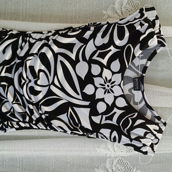 Dress - Picture 3 of 5